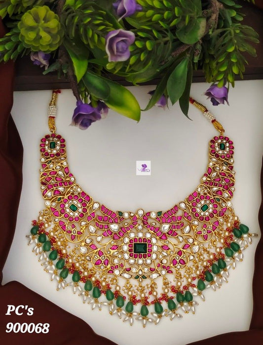 Jadau Super Look Necklace Set